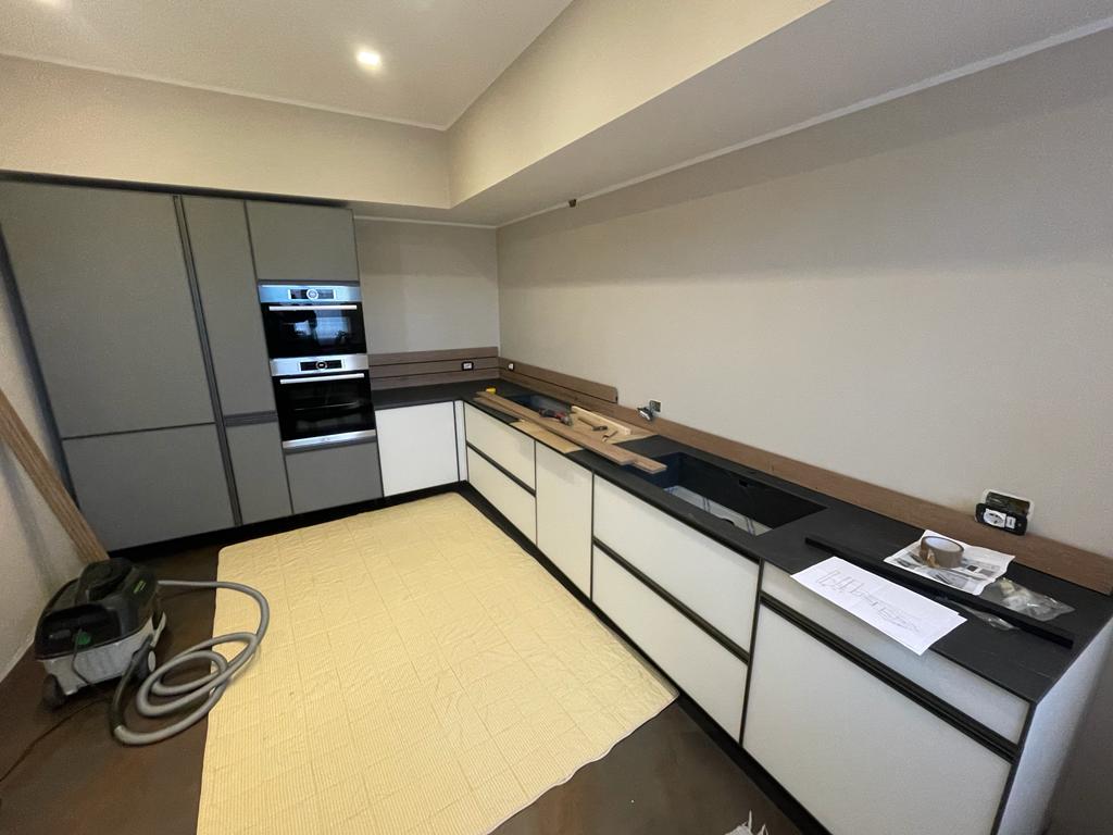 Ambiente prima del completamento della cucina MHID